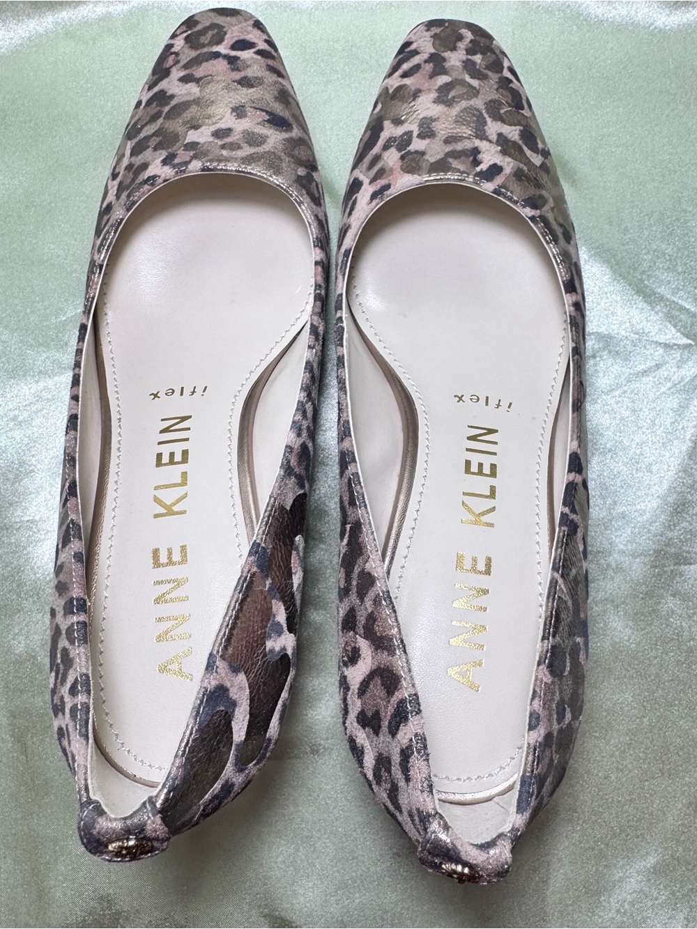 Anne Klein Leopard Print Wedge Pumps in Metallic Beige and Brown Women’s size 7 - Picture 4 of 8